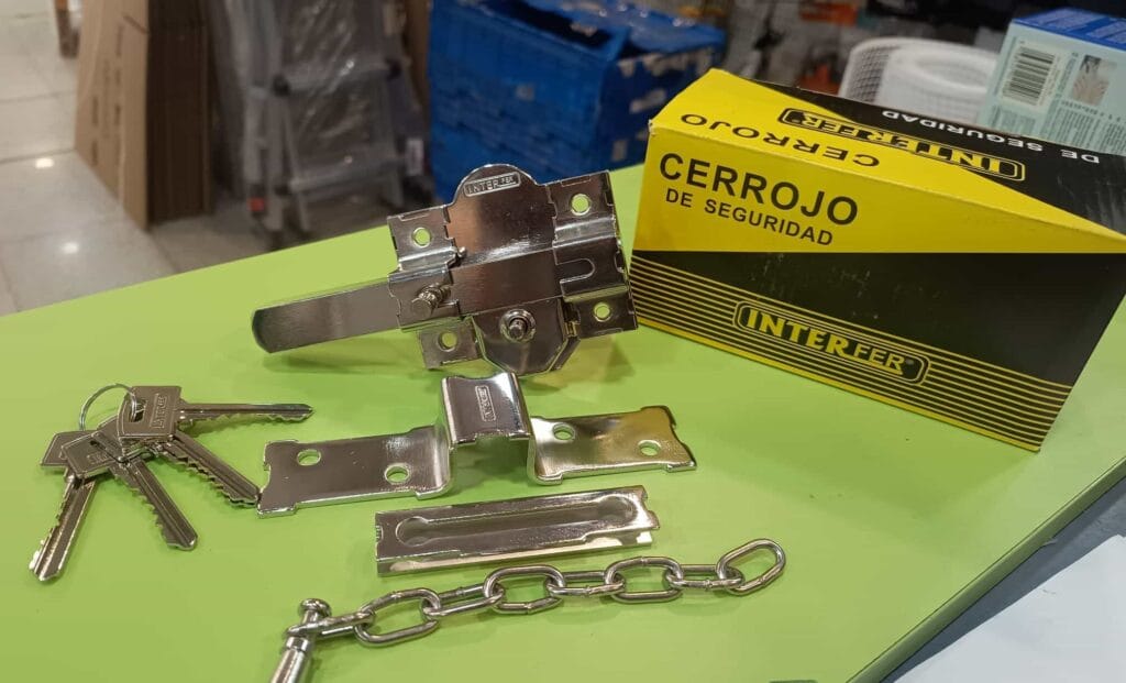Bombines Cerrojos y Cerradura Inteligente con Instalación incluida en Plaza de Cascorro 5